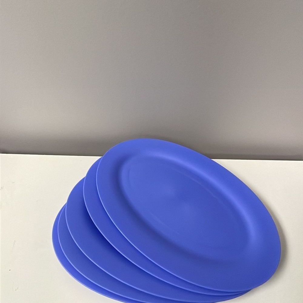 Tupperware Blue Oval Plates Set of 5 Approx 7 x 10.5 Inches - Picture 2 of 4